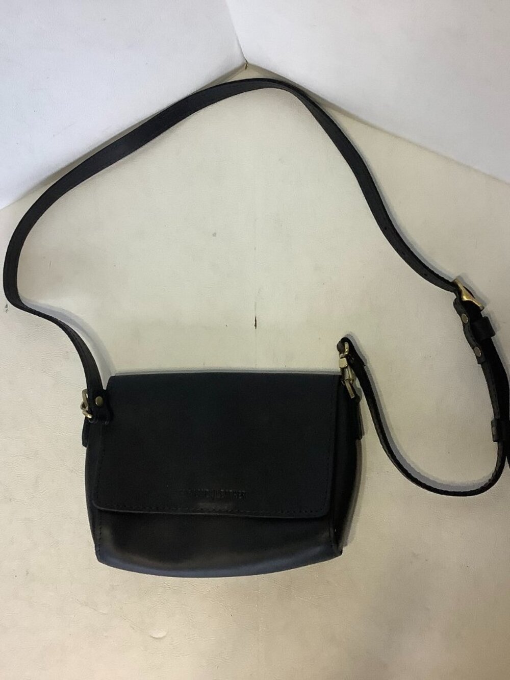 Portland Leather Goods Metro Mini Crossbody Bag Purse Black 8" x 6" - Picture 1 of 7